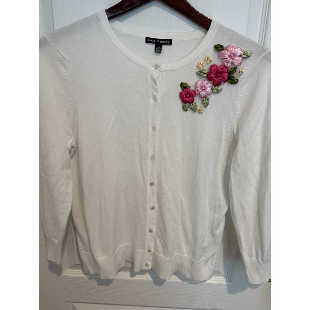 Cable And‎ Gauge cardigan sweater women L White Embroidered Flowers Grandma core